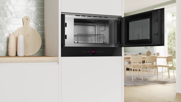 Bosch Serie 8 BER7321B1 Mikrowelle Schwarz Solo-Mikrowelle Integriert 21 l 900 W – Bild 3